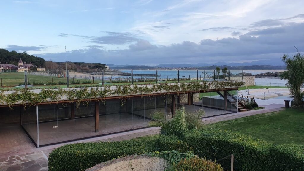 acristalamientos en Asturias y Cantabria acristalamientos y cerramientos de cortinas de cristal en Asturias y Cantabria, Santander