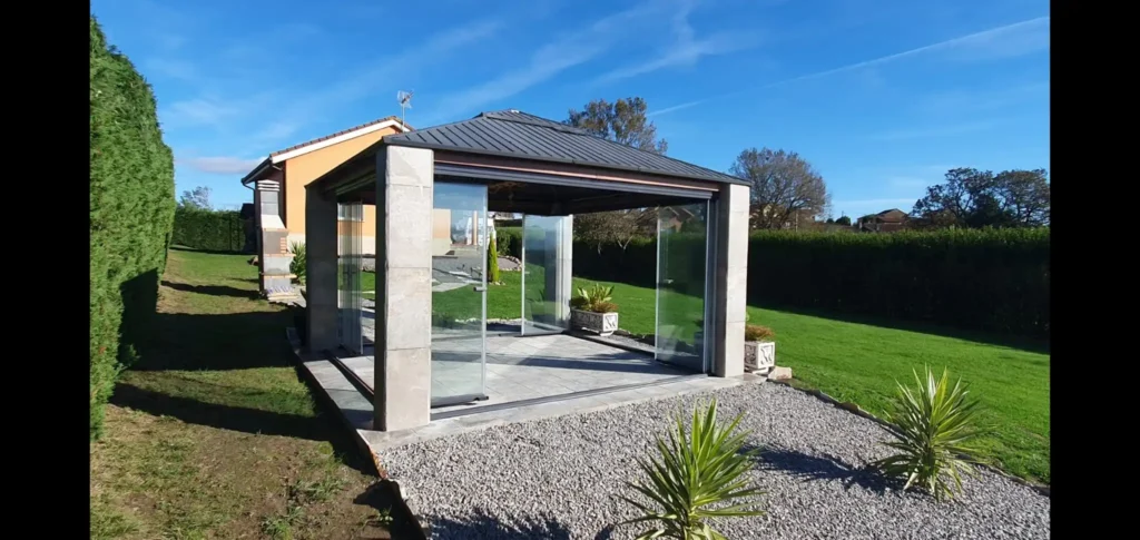 Cerramiento de cristal en porche – Noreña, Asturias