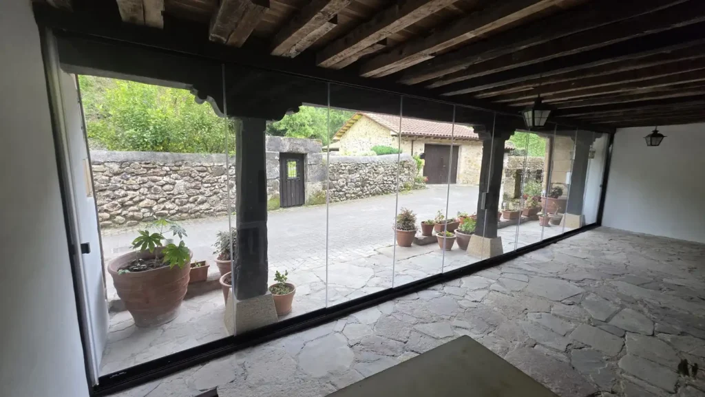 Acristalamiento de porche en Barcenaciones Cantabria